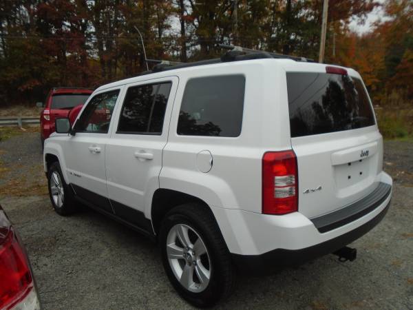 2012 jeep patriot/new tires recent brakes/xtra clean - cars & trucks... for sale in Douglas, RI – photo 9