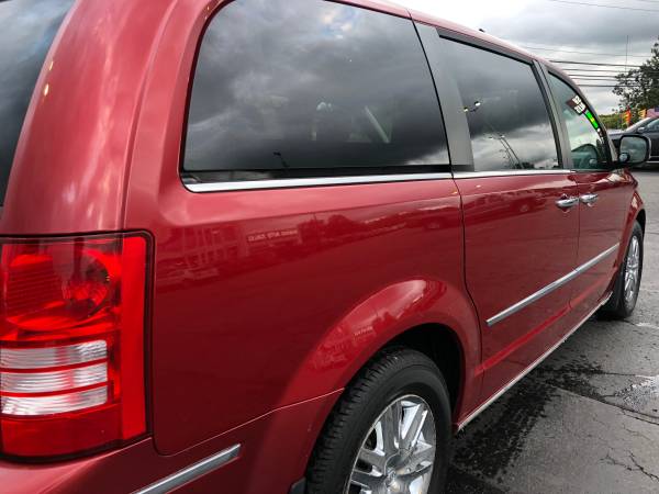 Clean! 2008 Chrysler Town & Country! Loaded! 3rd Row! for sale in Ortonville, MI – photo 11
