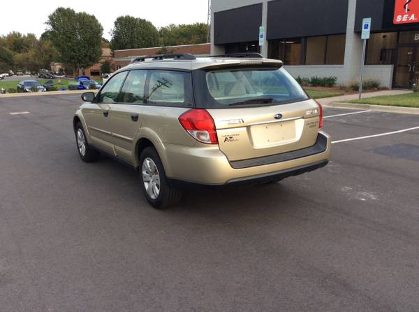2008 SUBARU OUTBACK 2.5L AWD EXCELLENT CONDITION GARAGE KEPT - cars... for sale in Charlotte, NC – photo 4