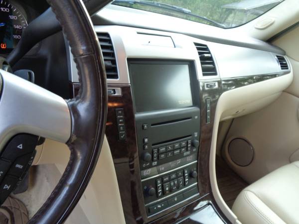 2007 Cadillac Escalade AWD Fully Loaded Very Clean for sale in Waynesboro, MD – photo 15