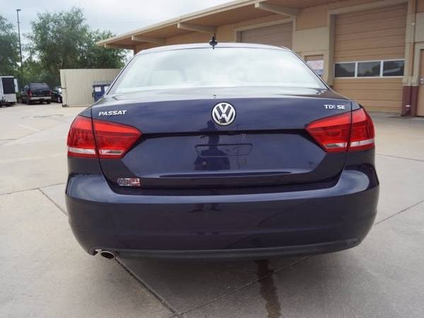 2014 Volkswagen VW Passat TDI SE w/Sunroof - cars & trucks - by... for sale in Wichita, KS – photo 9