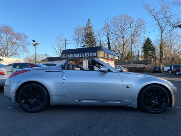 2004 Nissan 350Z Touring Roadster 6 Speed RWD Excellent Condition for sale in Centereach, NY – photo 4