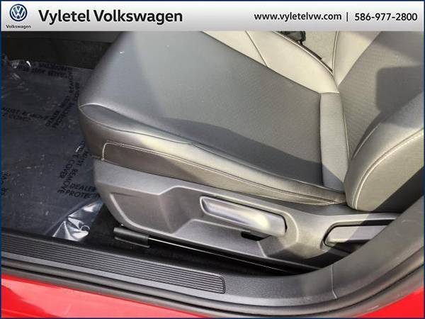 2019 Volkswagen Jetta sedan SE Auto w/ULEV - Volkswagen Tornado Red for sale in Sterling Heights, MI – photo 18