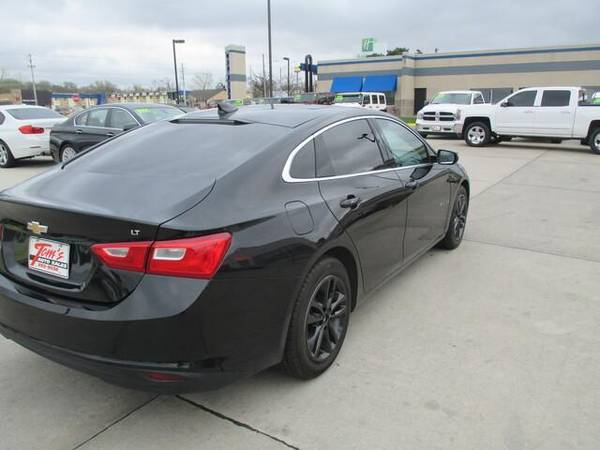 2018 Chevrolet Malibu LT - - by dealer - vehicle for sale in URBANDALE, IA – photo 3