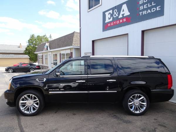 2013 Cadillac Escalade ESV AWD Platinum Edition - - by for sale in Waterloo, IA – photo 3