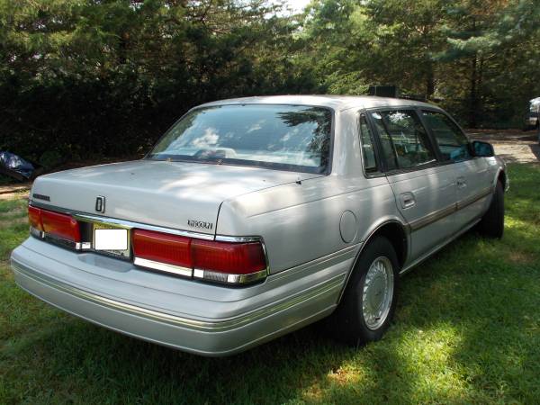 1992 Lincoln Continental *Very Low Miles *Clean Leather Seats for sale in Wayne, NJ – photo 6