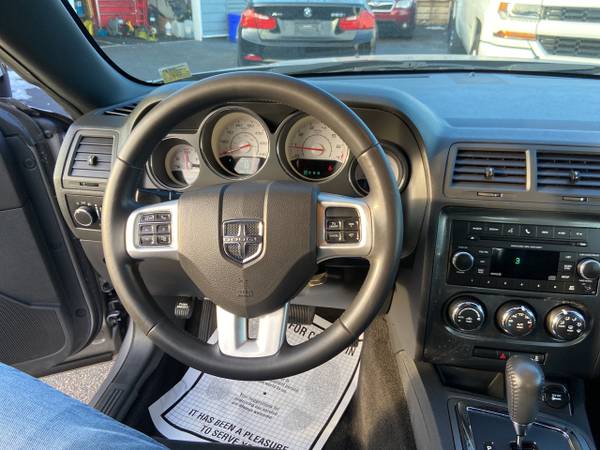 2014 Dodge Challenger 2dr Cpe SXT - - by dealer for sale in West Babylon, NY – photo 10