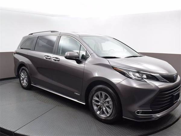 2021 Toyota Sienna XLE van - - by dealer - vehicle for sale in New Rochelle, NY – photo 7