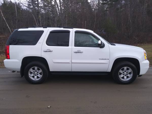 2007 GMC Yukon SLT 4X4 "Loaded, New Sticker, Must See" - cars &... for sale in Windsor, ME – photo 5