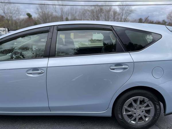 2015 Toyota Prius v Three Hybrid Pkg3 loaded 98k 45mpg nav backup for sale in Walpole, RI – photo 4