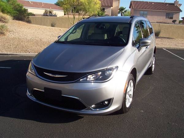2017 Chrysler Pacifica Touring-L Wheelchair Handicap Mobility Van for sale in Phoenix, IL – photo 20
