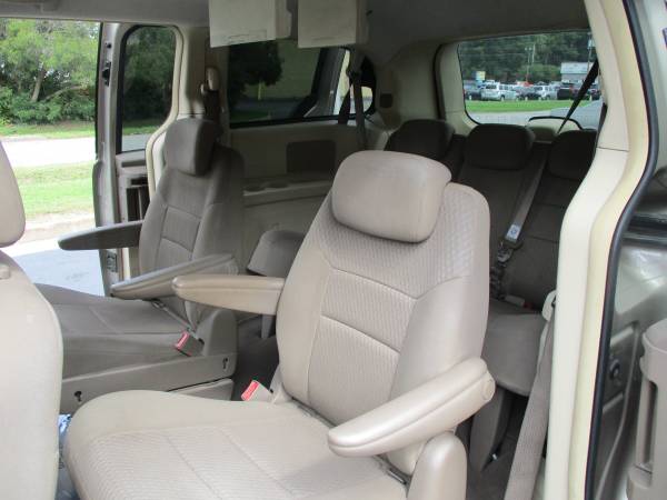 2008 Chysler Town & Country - cars & trucks - by dealer - vehicle... for sale in Chesapeake , VA – photo 7