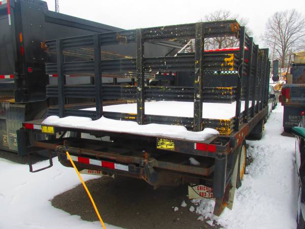 rack body2000 isusu 16 ft with 2500lb liftgate diesel for sale in Johnston, RI – photo 2