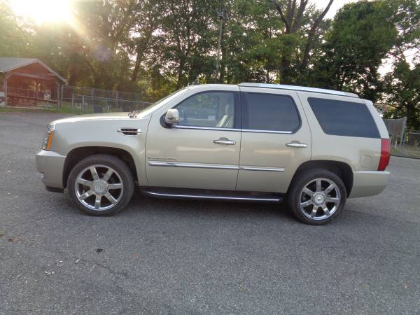 2007 Cadillac Escalade AWD Fully Loaded Very Clean for sale in Waynesboro, MD – photo 3