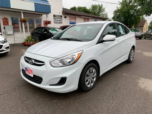 ★★★ 2017 Hyundai Accent SE / $1400 DOWN! ★★★ for sale in Grand Forks, ND – photo 2