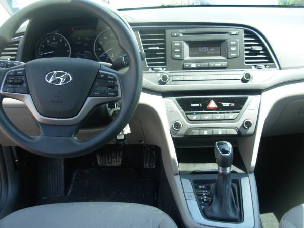 2018 HYUNDAI ELANTRA 18386 MILES - cars & trucks - by dealer -... for sale in spencer, WI – photo 7