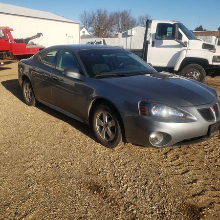 2008 Pontiac Grand Prix - cars & trucks - by dealer - vehicle... for sale in Hankinson, ND – photo 2