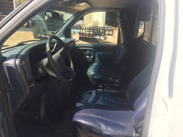 Chevy Van 2000 3/4 ton / just retired from at&t runs great LOW MILES for sale in Pearl, MS – photo 15
