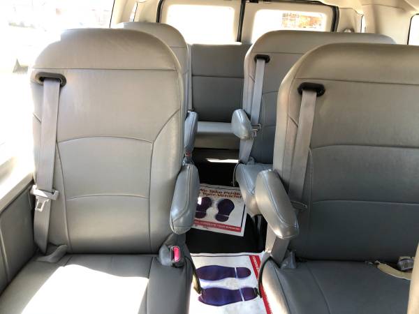 2008 Ford E350 Ext Super Duty 14 Pass Van 96K 1 owner Like New! for sale in Chicago, IL – photo 18
