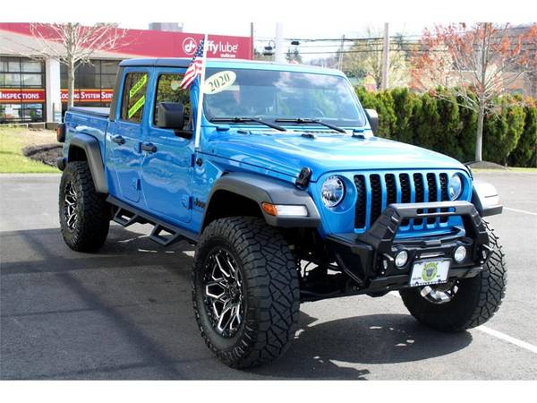 2020 Jeep Gladiator SPORT ONE OF A KIND MUST SEE ONLY 8, 840 MILES for sale in Salem, MA – photo 4