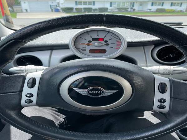 2004 MINI Cooper Base - - by dealer - vehicle for sale in Farmingdale, NY – photo 13