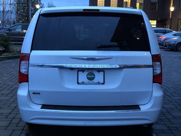 2016 Chrysler Town & Country LWB Touring w/STO-N-GO/ONLY 109k MILE for sale in Gresham, OR – photo 3