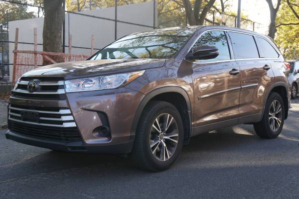 2018 Toyota Highlander 4wd Le Plus Low MIleage! - cars & trucks - by... for sale in Brooklyn, NY – photo 8