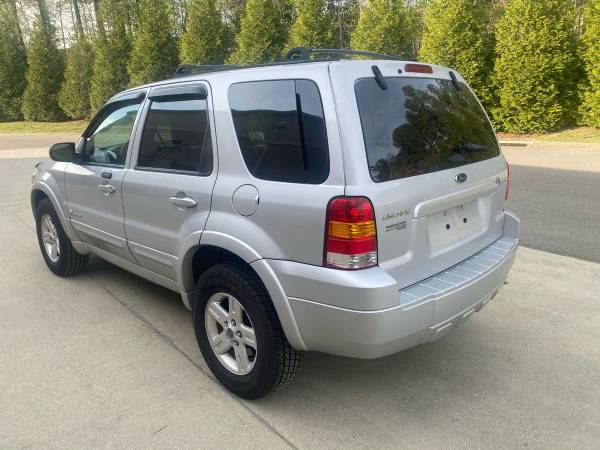 2006 Ford Escape Hybrid great gas saver - - by dealer for sale in Henrico, VA – photo 4