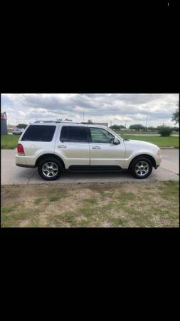2005 Lincoln Aviator - - by dealer - vehicle for sale in Grand Prairie, TX – photo 4