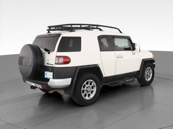 2012 Toyota FJ Cruiser Sport Utility 2D suv White - FINANCE ONLINE -... for sale in Knoxville, TN – photo 11