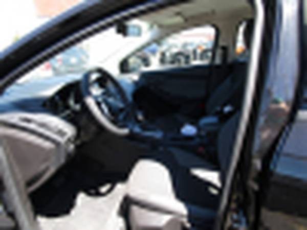 2012 Ford Focus SE 4dr Sedan - cars & trucks - by dealer - vehicle... for sale in Redmond, OR – photo 8