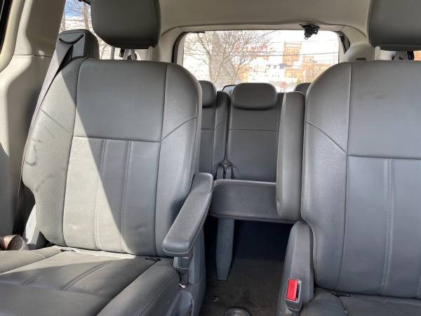 2008 Chrysler Town & Country Touring (Low Miles) for sale in Saint Paul, MN – photo 6