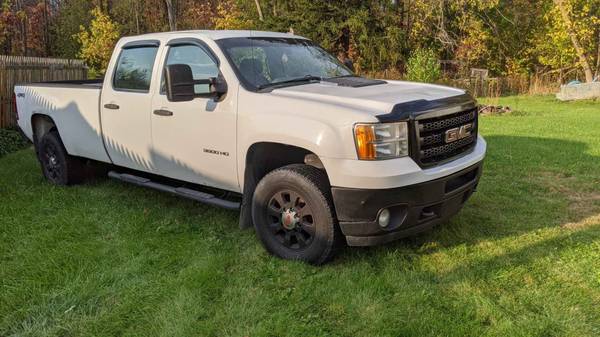 2011 3500 HD. GMC Sierra 4x4 on the Floor - cars & trucks - by owner... for sale in Chateaugay, NY – photo 4