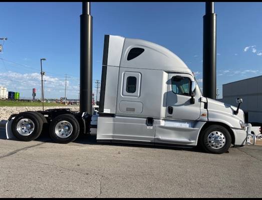 🤑2016 Freightliner Cascadia with Comfort Pro APU 🤑 for sale in TAMPA, FL – photo 17