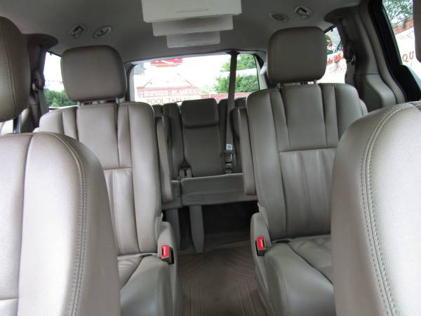 2014 CHRYSLER TOWN & COUNTRY LIMITED EXTRA CLEAN!!! for sale in NEW YORK, NY – photo 17