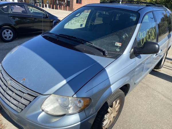 2006 CHRYSLER TOWN & COUNTY - cars & trucks - by dealer - vehicle... for sale in Richmond , VA – photo 2