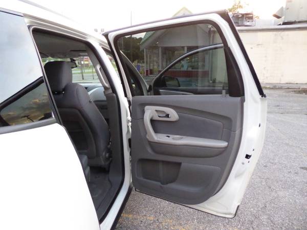 2012 Chevrolet Traverse LS*RUNS SUPER NICE*90 DAYS WRNTY*CLEAN... for sale in Roanoke, VA – photo 18