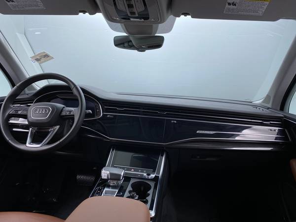2020 Audi Q7 55 TFSI Premium Plus Sport Utility 4D suv White -... for sale in Oak Park, IL – photo 21