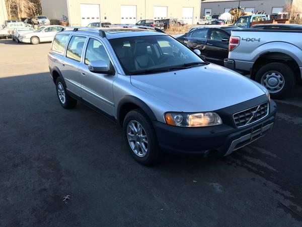 2007 Volvo XC70 2.5T Wagon 4D - AWD - 93k miles - cars & trucks - by... for sale in Hanson, Ma, MA – photo 2