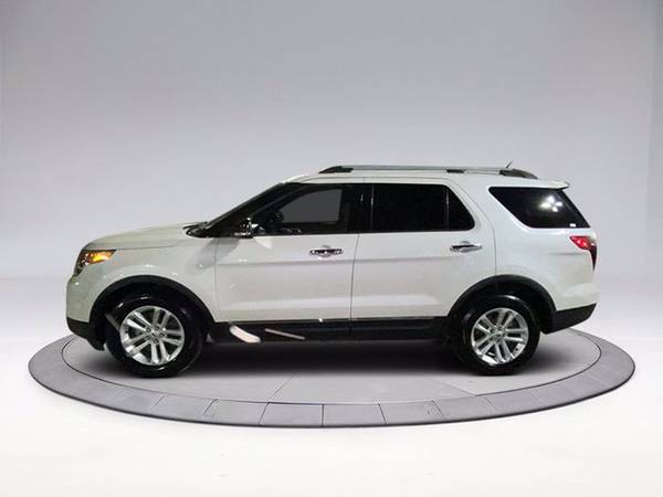 2015 Ford Explorer XLT suv White - - by dealer for sale in Raleigh, NC – photo 4