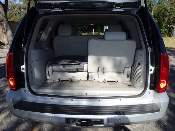 YUKON SLT 2014 GMC 5 3L 2 OWNER FL SUV 8 PASSENGER CLEAN - cars & for sale in TAMPA, FL – photo 24