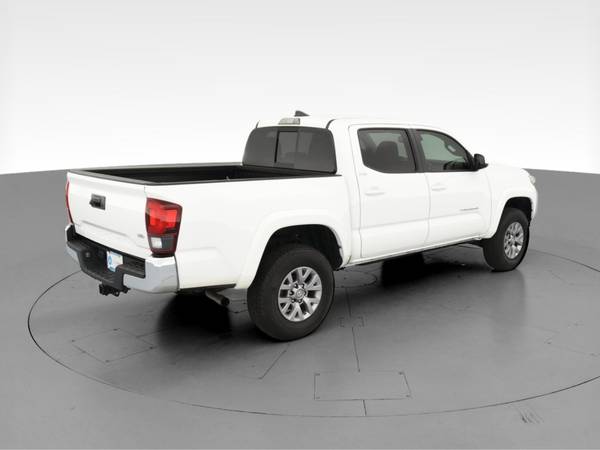 2018 Toyota Tacoma Double Cab SR5 Pickup 4D 5 ft pickup White - -... for sale in Riverdale, IL – photo 11
