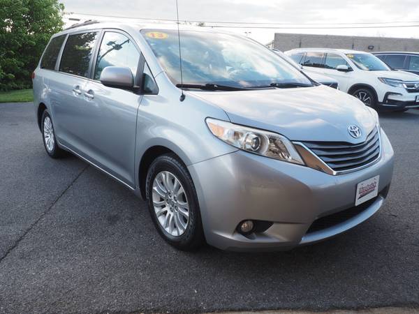 2013 Toyota Sienna XLE 7-Passenger Auto Access Seat for sale in Frederick, MD – photo 2
