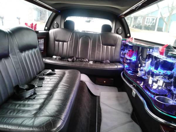 2008 Lincoln Town car stretch - cars & trucks - by owner - vehicle... for sale in Downers Grove, IL – photo 3