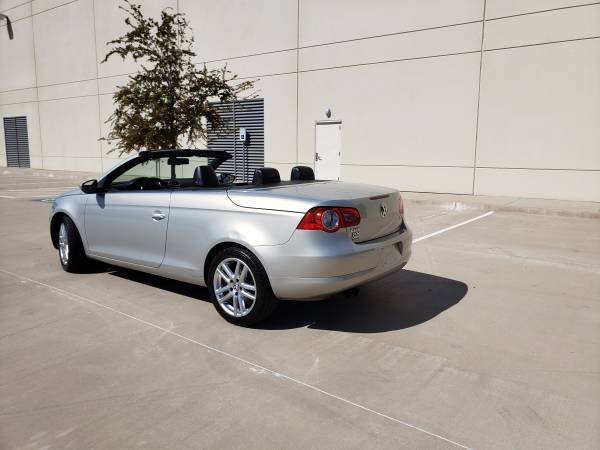2010 VOLKSWAGEN EOS LUX CONVERTIBLE CLEAN TITLE & CARFAX for sale in Carrollton, TX – photo 6