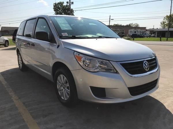 2009 *Volkswagen* *Routan* *S* - cars & trucks - by dealer - vehicle... for sale in Medina, OH – photo 7