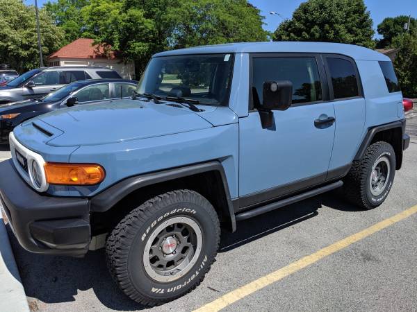 2014 FJ Cruiser Ultimate Edition for sale in milwaukee, WI – photo 3