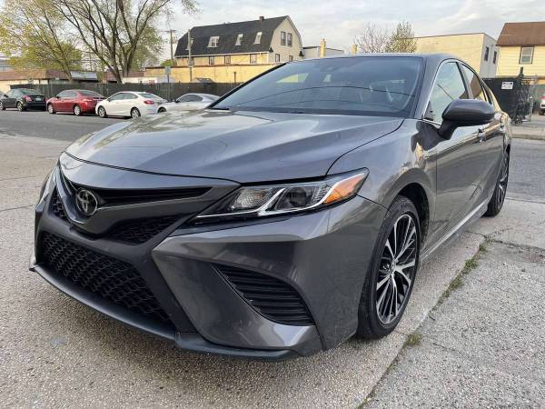 2020 Toyota Camry SE Gry/blk Just 20k Miles Clean Title Paid Off for sale in Baldwin, NY – photo 3