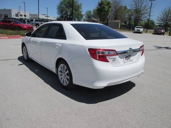 2012 Toyota Camry XLE sedan Super White - - by dealer for sale in Fayetteville, AR – photo 4