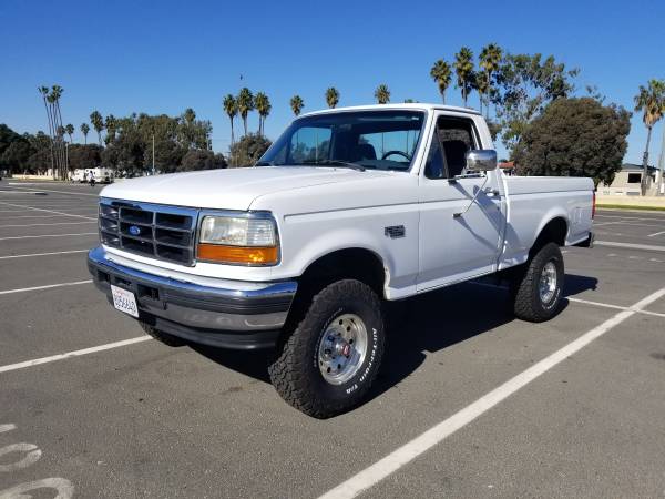 1992 Ford F150 4x4 reg cab, short bed, clean OBS, low miles, video -... for sale in Long Beach, CA – photo 2